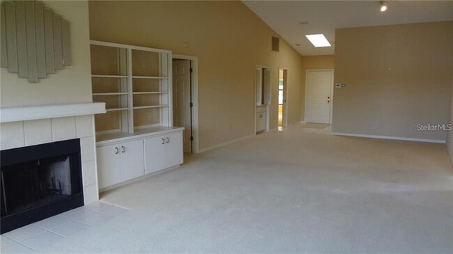 Foto del edificio - 7337 Oak Moss Dr