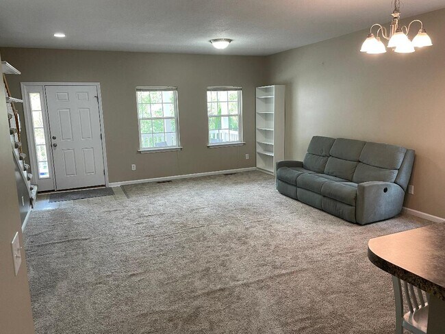 Building Photo - 309 Courtney Cir