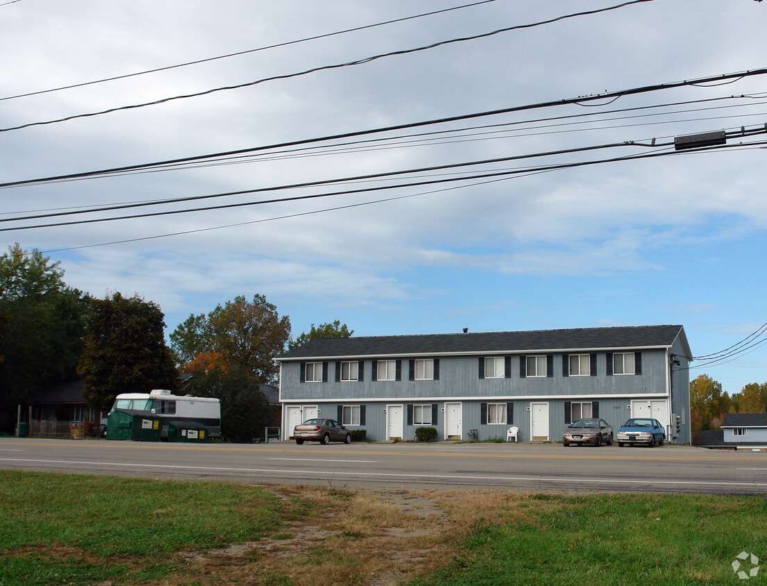 Building Photo - 5208 W Ridge Rd