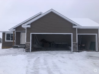 Building Photo - 192 Stonelake Dr SE
