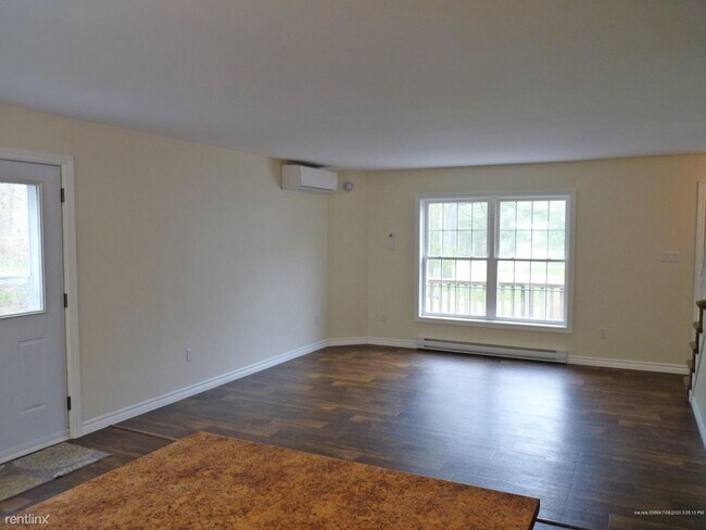 Building Photo - 3 br, 2 bath Townhome - 14 Parcher Street A