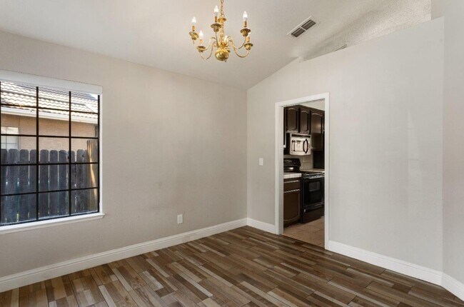 Foto del edificio - 7529 Ryland Ct