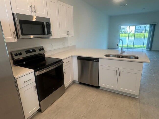 Building Photo - 3157 Skyline Lp
