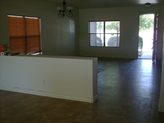 Building Photo - 33774 N Cherry Creek Rd