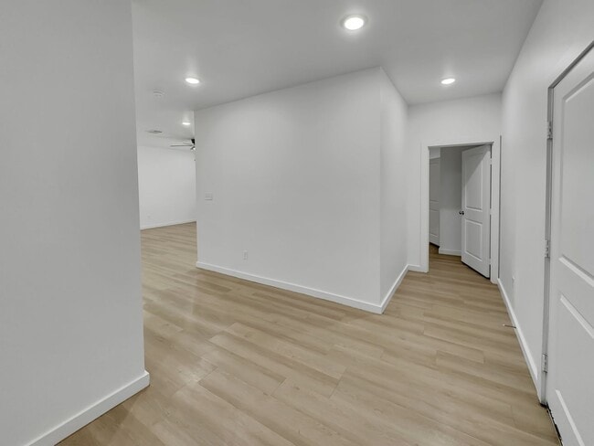 Foto del edificio - 5719 Kemper St