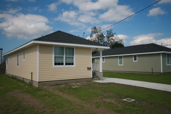 Foto del edificio - 721 16th St