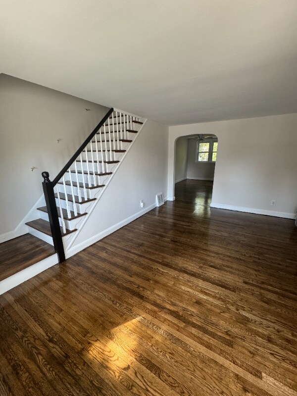 Foto principal - 304 W 22nd St