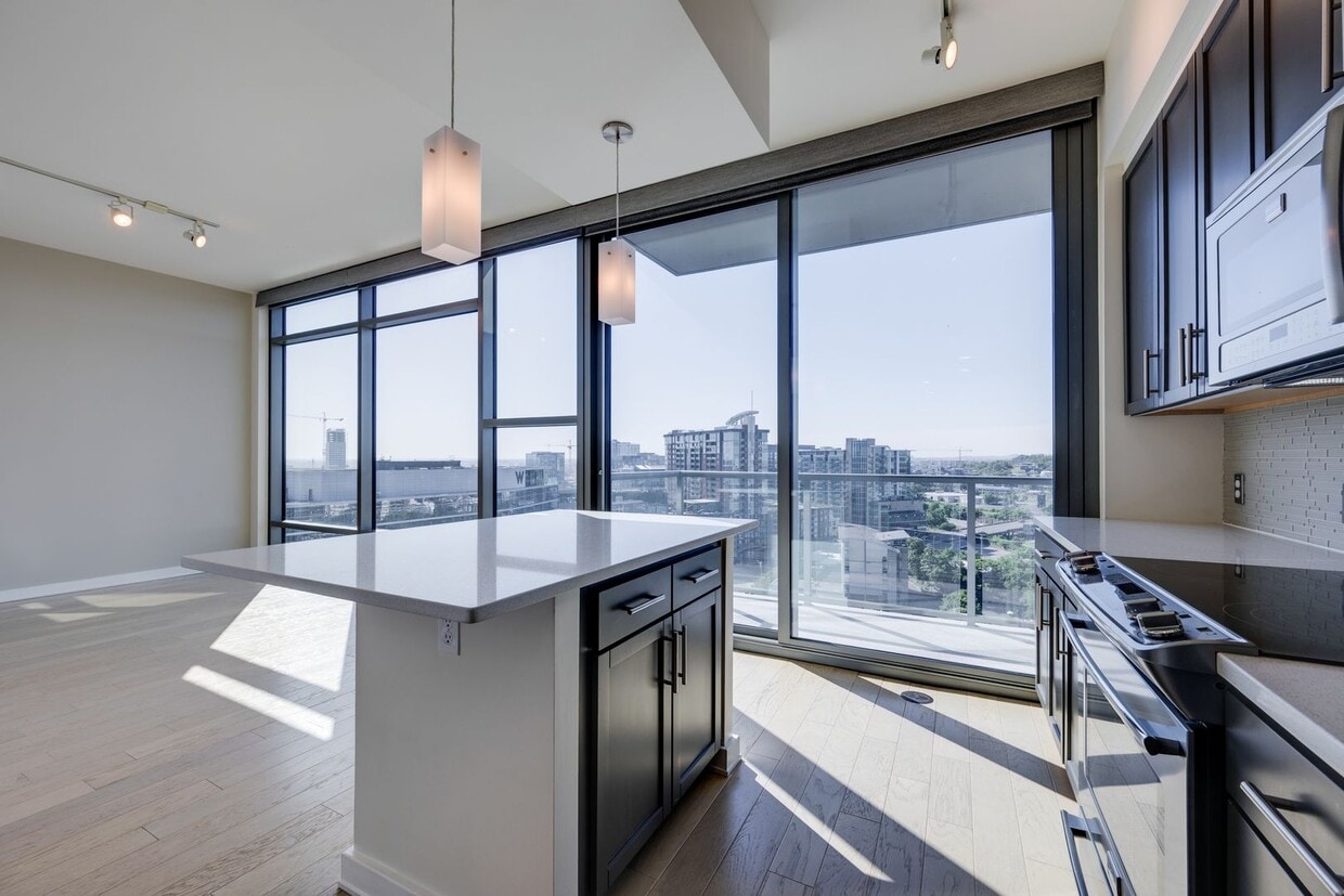 Beautiful 15th floor condo at TwelveTwelve - Beautiful 15th floor condo at TwelveTwelve
