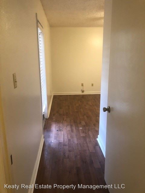 Building Photo - 108 Shekel Dr