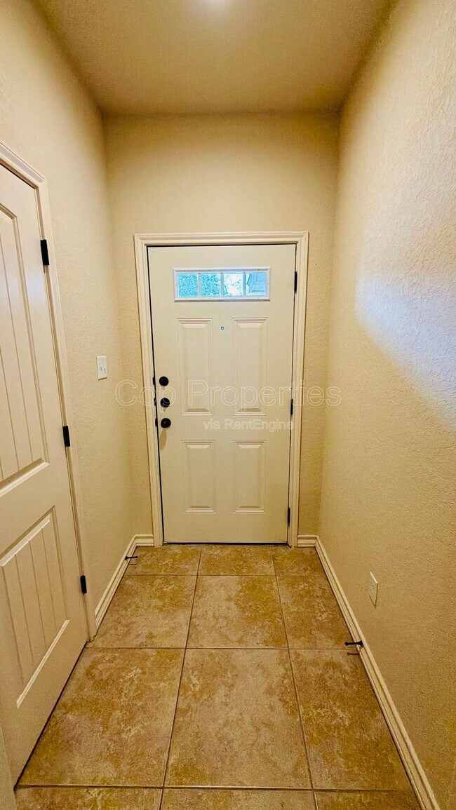 Foto del edificio - 7108 Micayla Cv