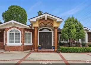 Building Photo - 8662 Ocean View Ave