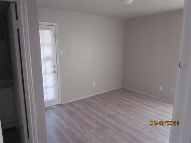 Building Photo - 9520 Royal Ln