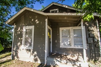 Building Photo - 524 St Martin Ave