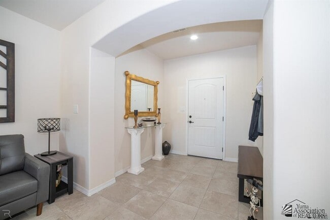 Foto del edificio - 27266 Mesquite Ave