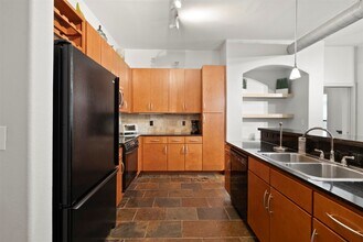 Building Photo - 1901 Post Oak Blvd Building Photo - 1901 Post Oak Blvd