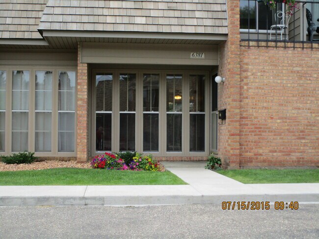 Foto del edificio - 6381 Barrie Rd