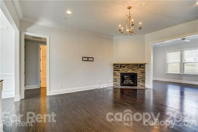 Building Photo - 1710 Maple Oak Dr