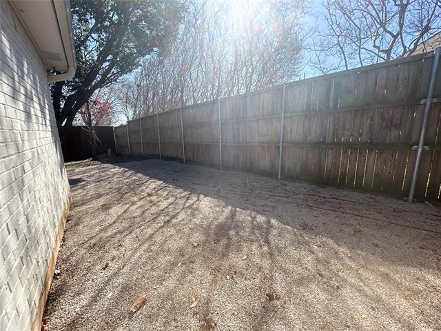 Building Photo - 3016 Oakridge Dr