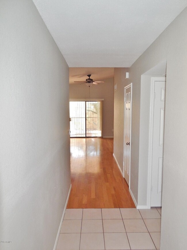 Foto del edificio - 127 E Danbury Rd