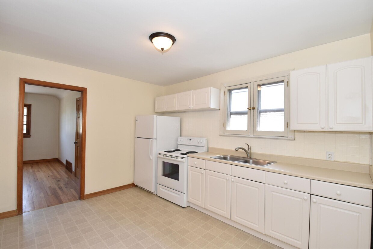 Foto principal - 1427 S 86th St