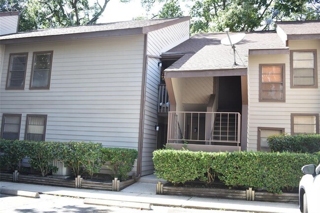 Building Photo - 12900 Walden Rd