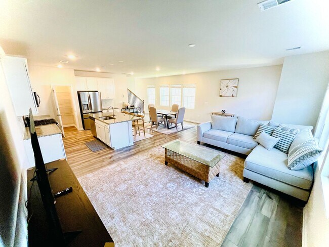 Foto del edificio - Room in 3 Bedroom Home at Country House St