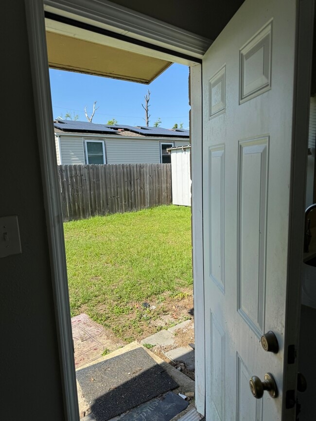 Building Photo - 5207 Lee Dr