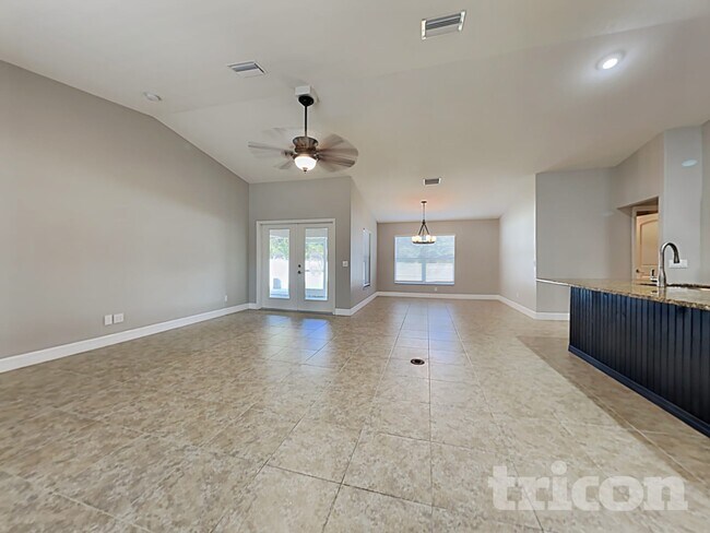 Foto del edificio - 7438 Watson Ln