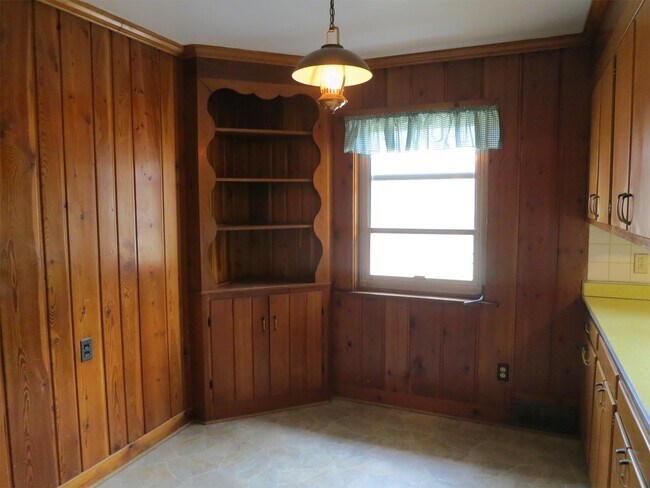 Building Photo - 113 Wedgefield Ave