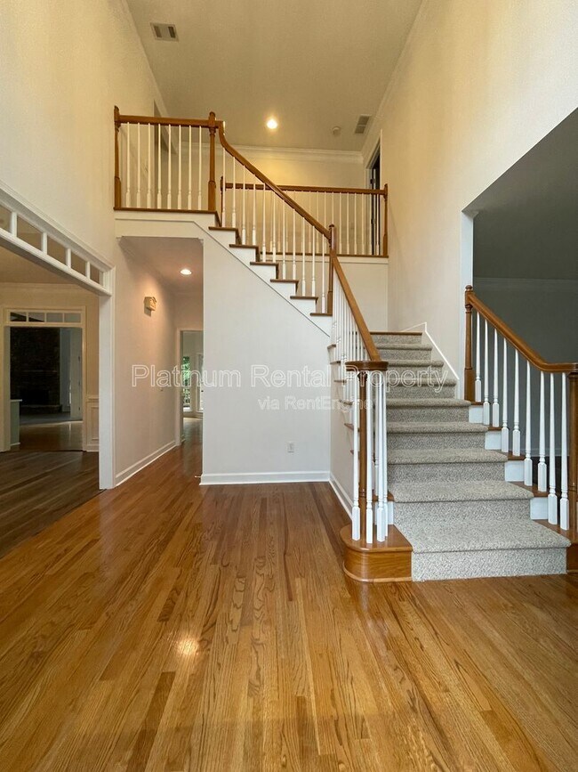 Foto del edificio - 870 Ingleside Dr