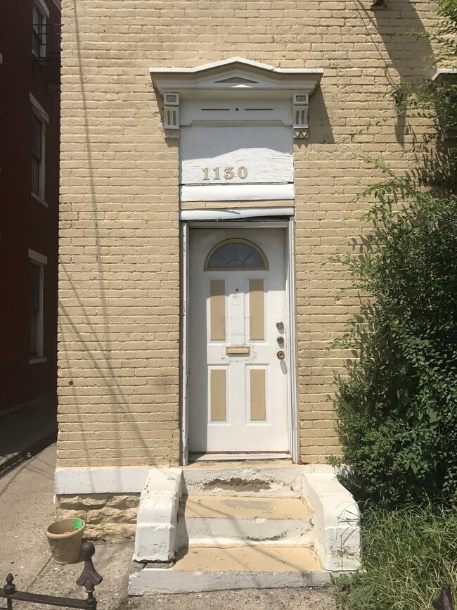 Building Photo - 1130 Draper St