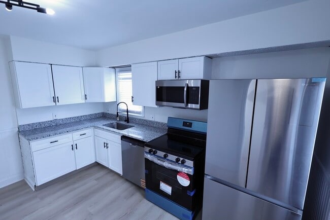 Building Photo - 787 Austin Ave