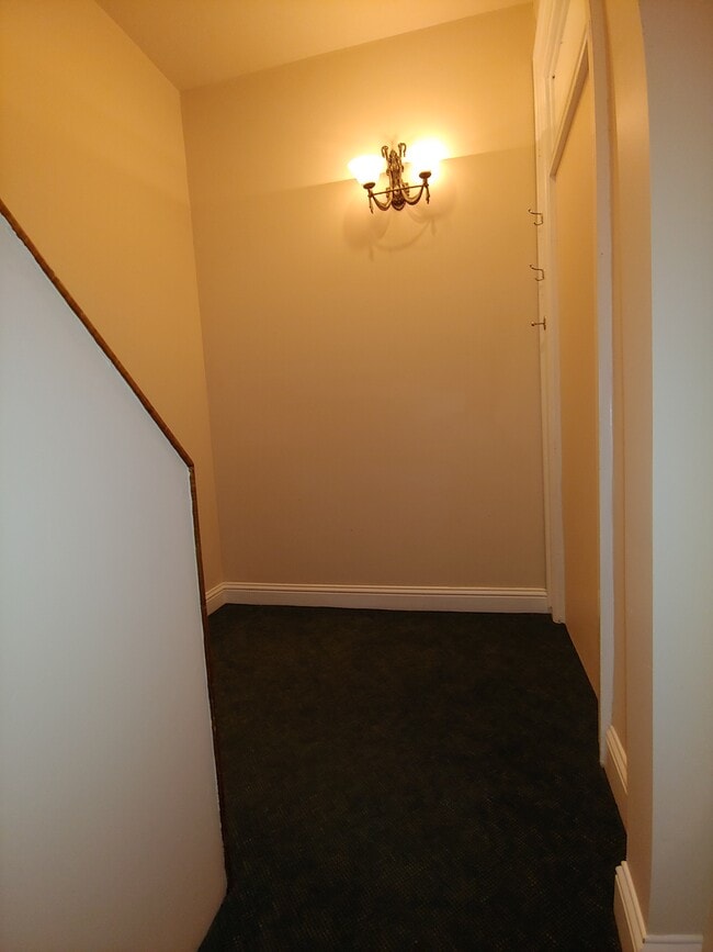 landing - 1349 Josephine St