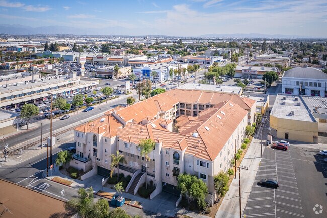 6100 Rugby Ave Huntington Park, CA 90255-7100 - 6100 Rugby Ave