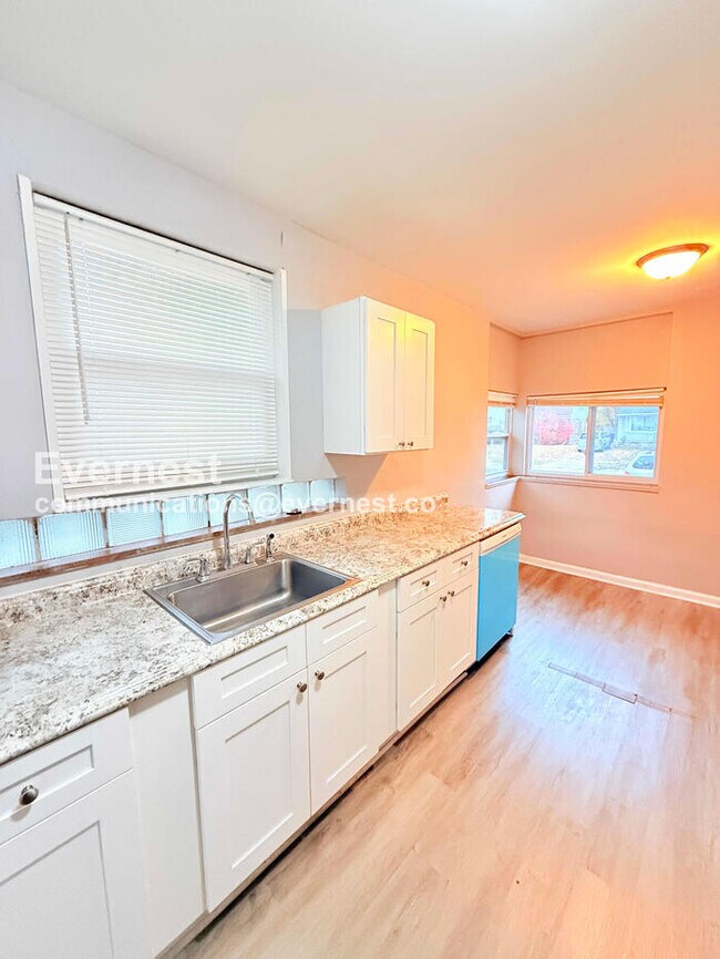 Foto del edificio - 18455 Wormer Ave