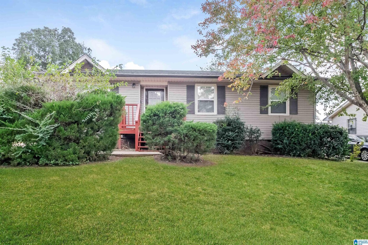 Primary Photo - 525 Oak Crest Dr