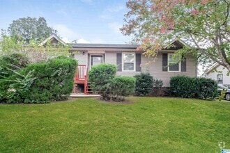 Building Photo - 525 Oak Crest Dr