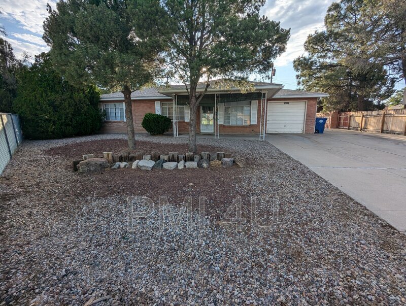 Foto principal - 2812 Los Arboles Ct NE