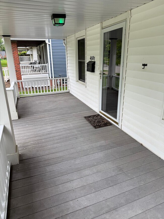 Building Photo - Charming 3 Bedroom 2 Bath Home in South Eu...