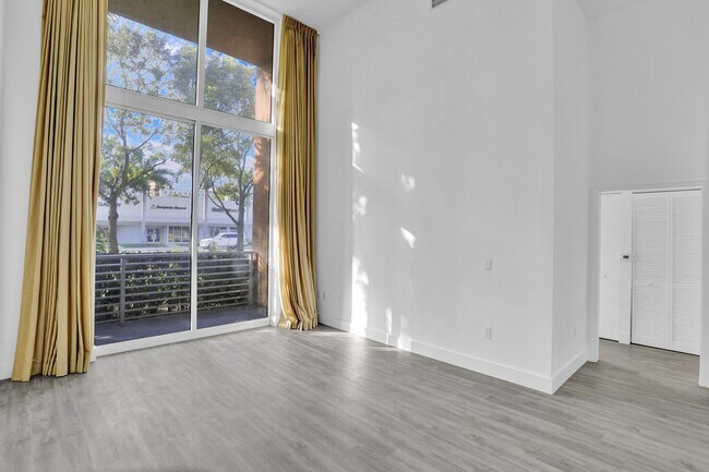 Building Photo - 2775 NE 187th St