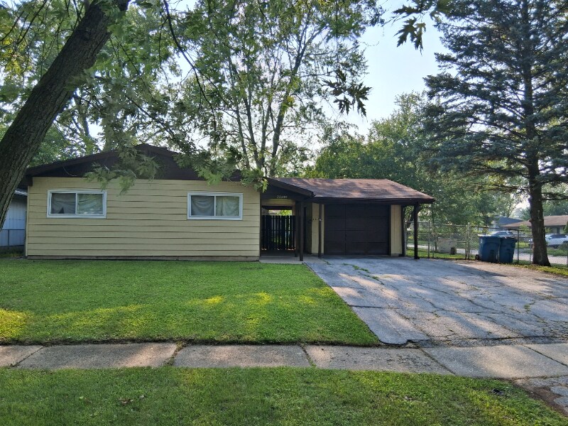 Foto principal - 22332 Clyde Ave