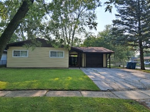 Building Photo - 22332 Clyde Ave