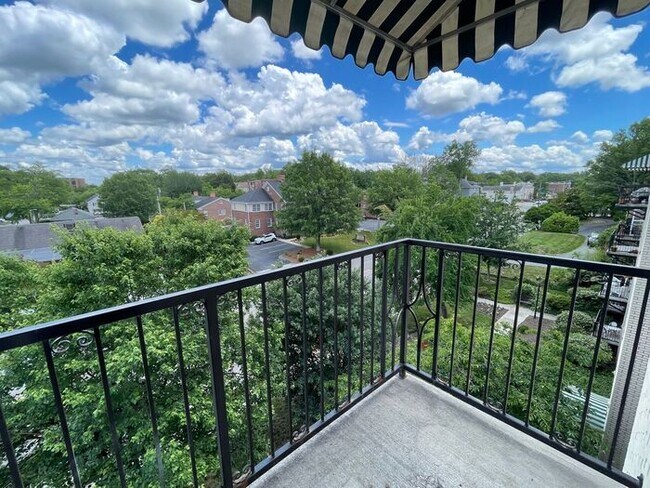 Building Photo - Downtown Area, Condo in Historic Fisher Pa...