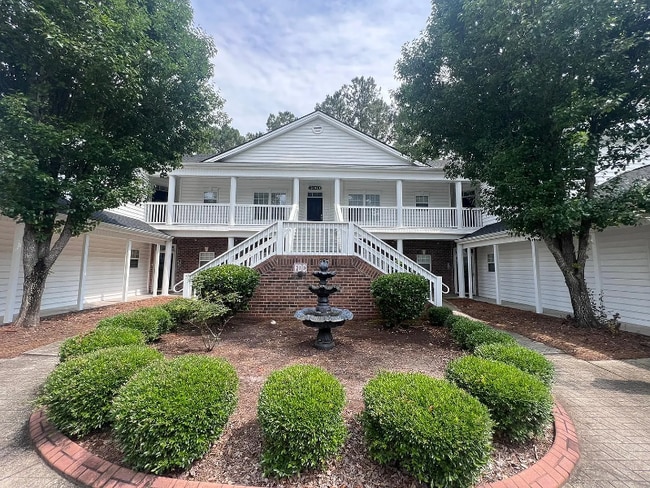 Building Photo - 5063 Glenbrook Dr