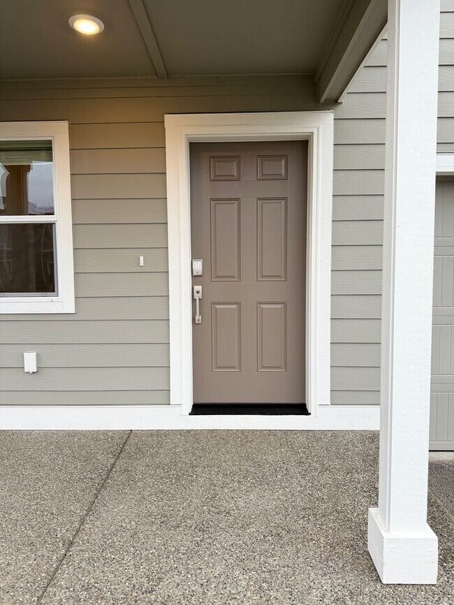 Foto del edificio - Newer Home in Wyndham Highlands