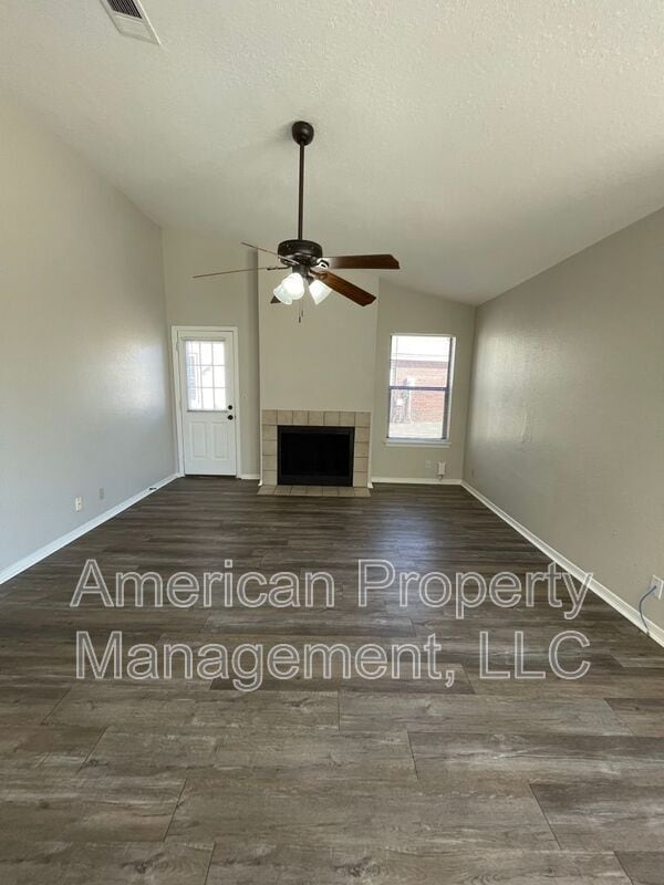 Foto del edificio - 13115 E 44th St