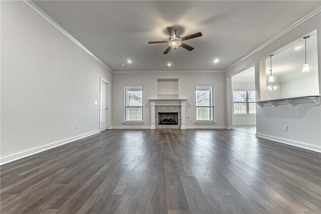 Building Photo - 219 S Geranium Ln
