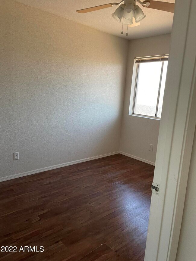 Foto del edificio - 280 E Ruggles St