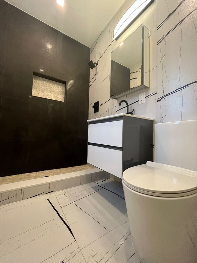 Foto del edificio - 232 Van Horne St