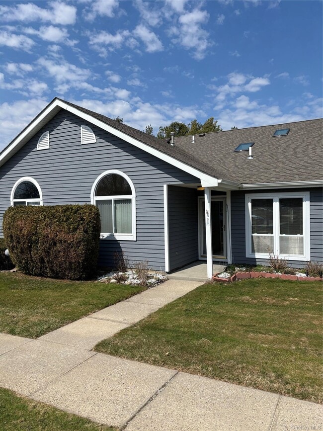 Building Photo - 825 Spring Lake Dr